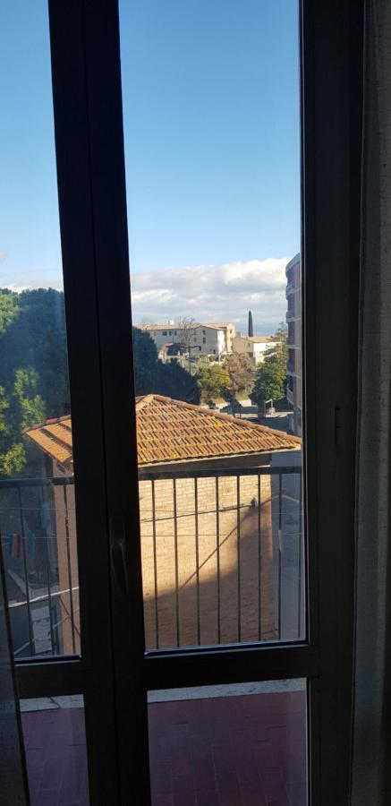Vicino Di Centro E Universita Stanza Con Balcone 佩鲁贾 外观 照片