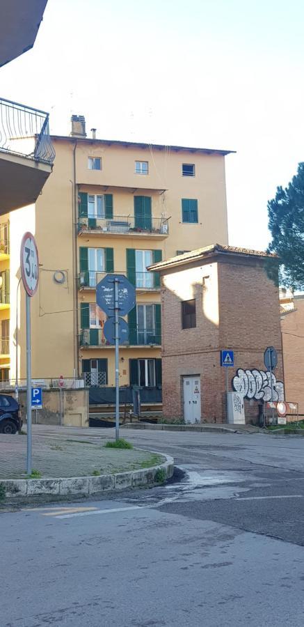 Vicino Di Centro E Universita Stanza Con Balcone 佩鲁贾 外观 照片